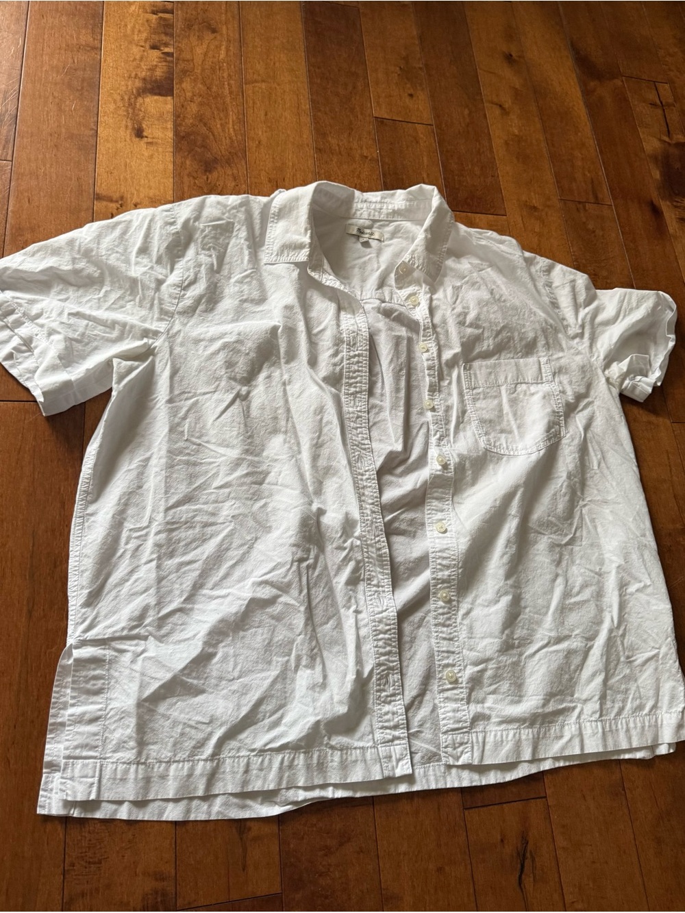 Men's Classic White Short-Sleeve Button-Up Shirt